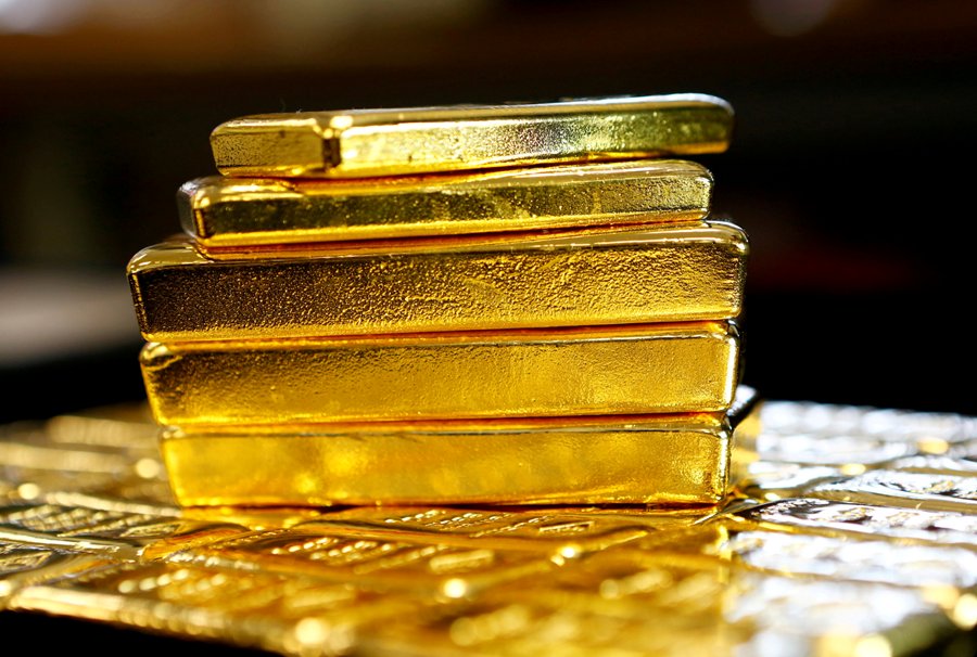 Gold takes a break from record run amid profit-taking