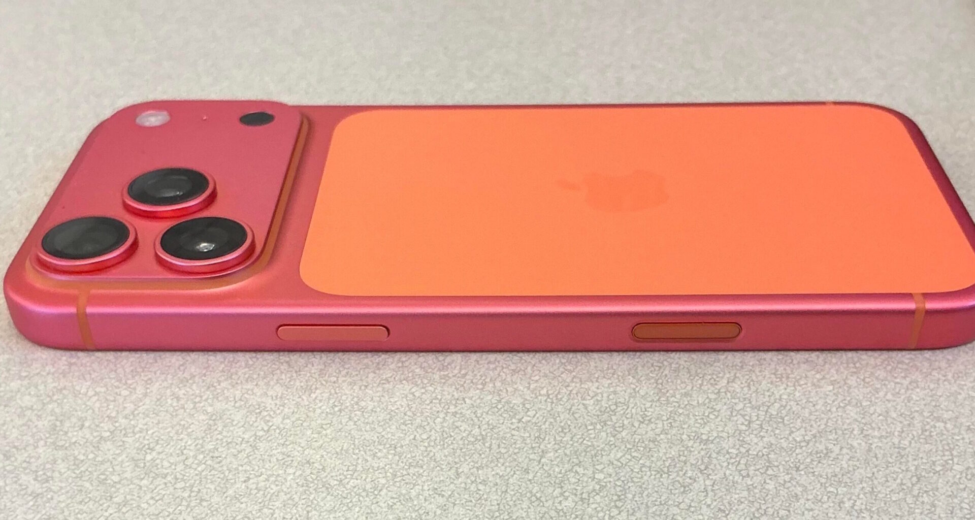 Apple iPhone 17 Pro Cosmic Orange changing colors into pink 1