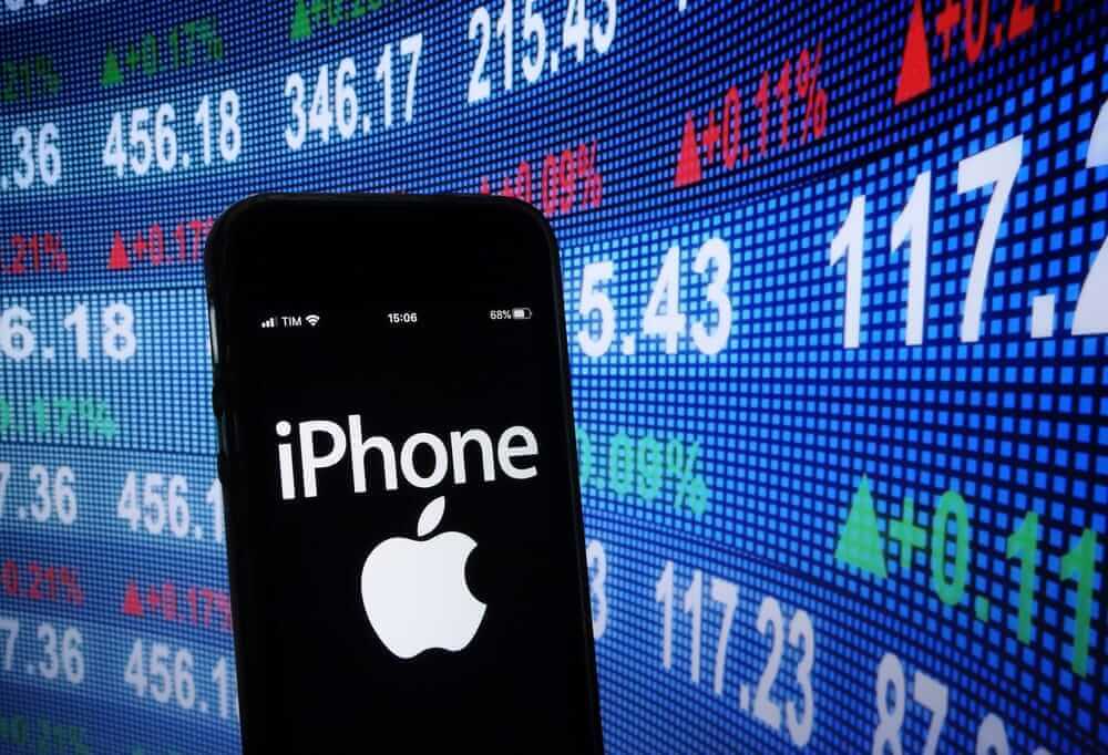 As Apple Ditches VR Headsets For Glasses, Can AAPL Stock Close Out 2025 Strong? - Barchart.com