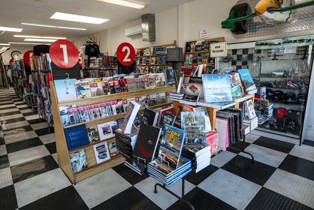Autobooks Aerobooks store burbank california entrance