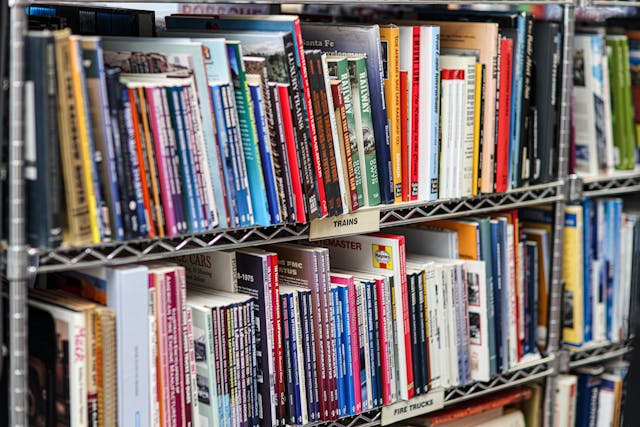 Autobooks Aerobooks store burbank california detail