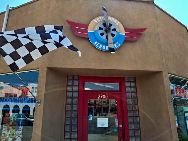 Automotive Bookstore Los Angeles autobooks
