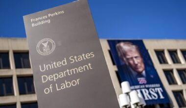 BLS calls back economists, IT staff to release CPI report