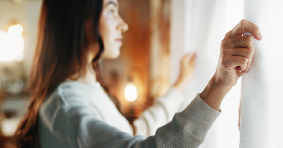 Tenant who said she saw landlord ‘peering’ through window at night is awarded €2,000 – The Irish Times