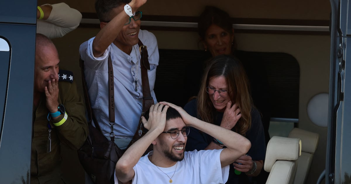 Israel releases Palestinian prisoners as first phase of ceasefire implemented – The Irish Times