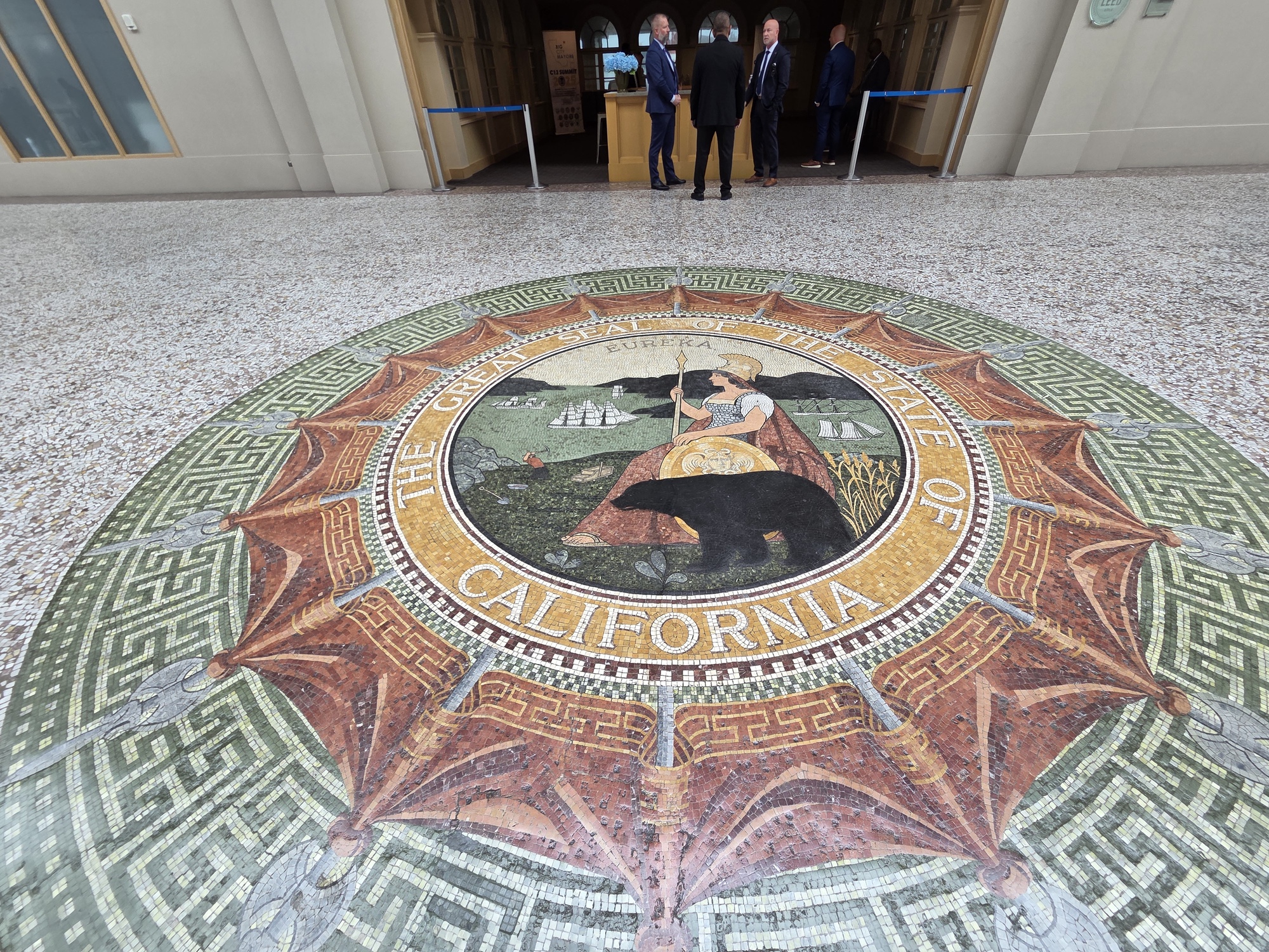 California seal shot by Galaxy S25 Plus