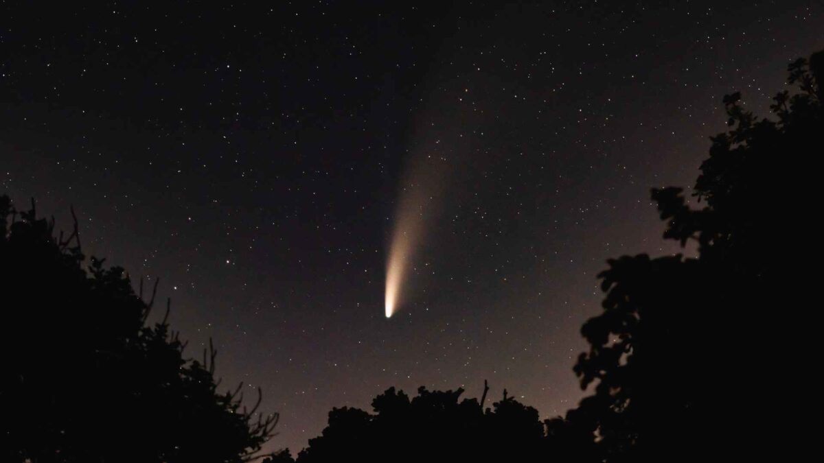 Comet-Lemmon-1200x675 Comet Lemmon Lights Up Irish Skies
