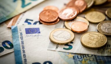 Budget to cut disposable incomes by 2% next year if wages grow as expected – ESRI – The Irish Times