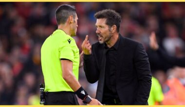Diego Simeone complains to referee