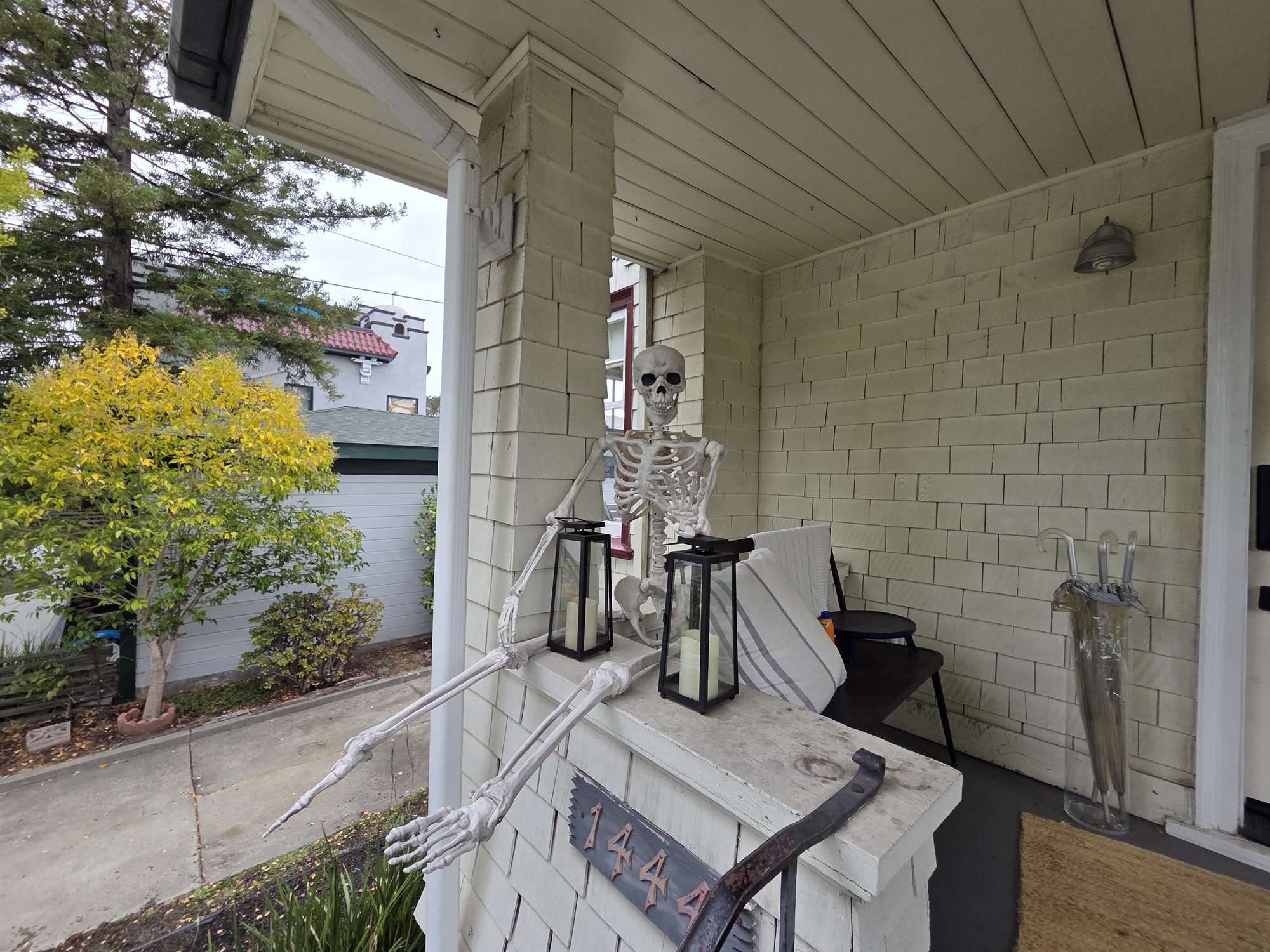 Skeleton on porch shot by Galaxy S25 Plus