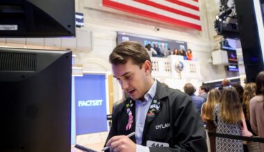 Top analyst warns that ‘larger than expected correction is likely’ if Trump and China don’t kiss and make up