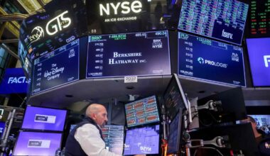 Stocks Surge to Begin Week; Gold Recovers as US Government Shutdown Hits 20 Days