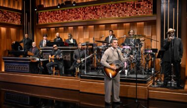 Watch Oscar Isaac Try To Cover Tears for Fears on Bagpipe on 'Fallon'