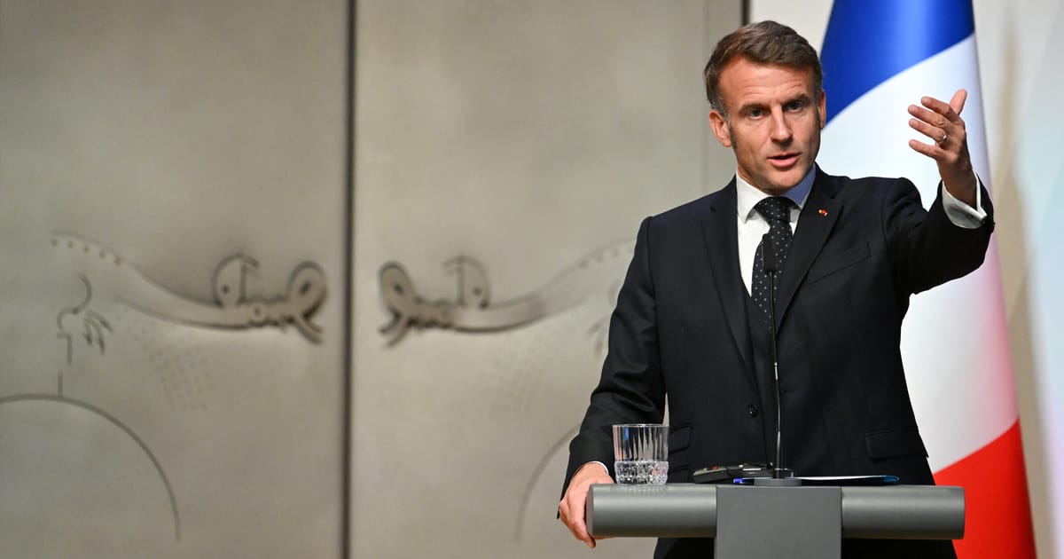 Macron publicly backs PM’s decision to freeze landmark pensions reform – POLITICO