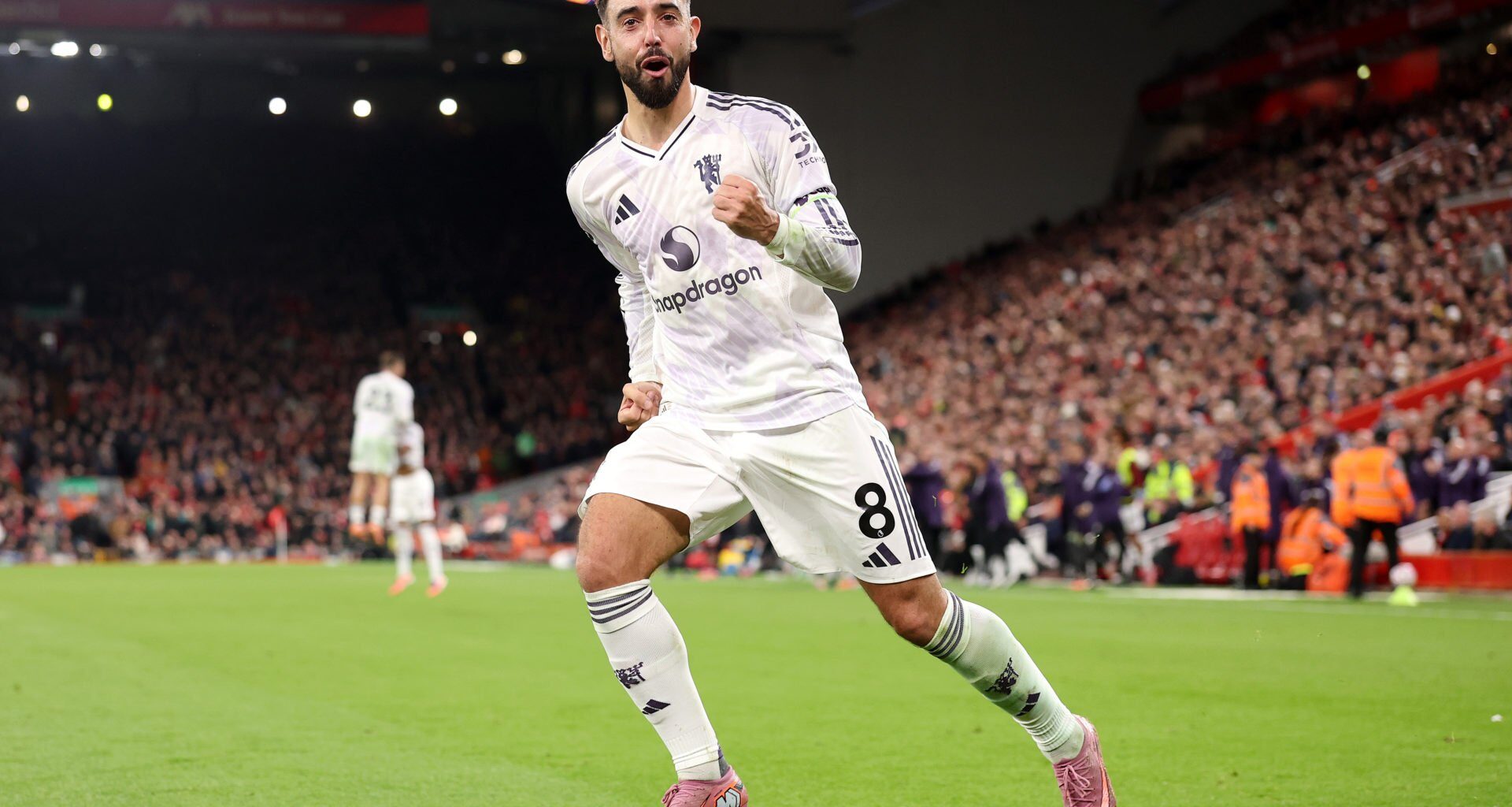 Bruno Fernandes reckons Man United star with just six touches was MOTM vs Liverpool, De Ligt agrees