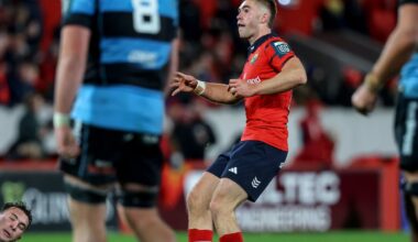 Jack Crowley tuning out of Ireland 10 debate to put full focus on Munster – The Irish Times