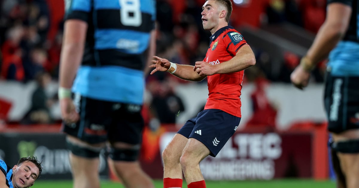 Jack Crowley tuning out of Ireland 10 debate to put full focus on Munster – The Irish Times