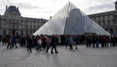 Two men arrested over Louvre theft