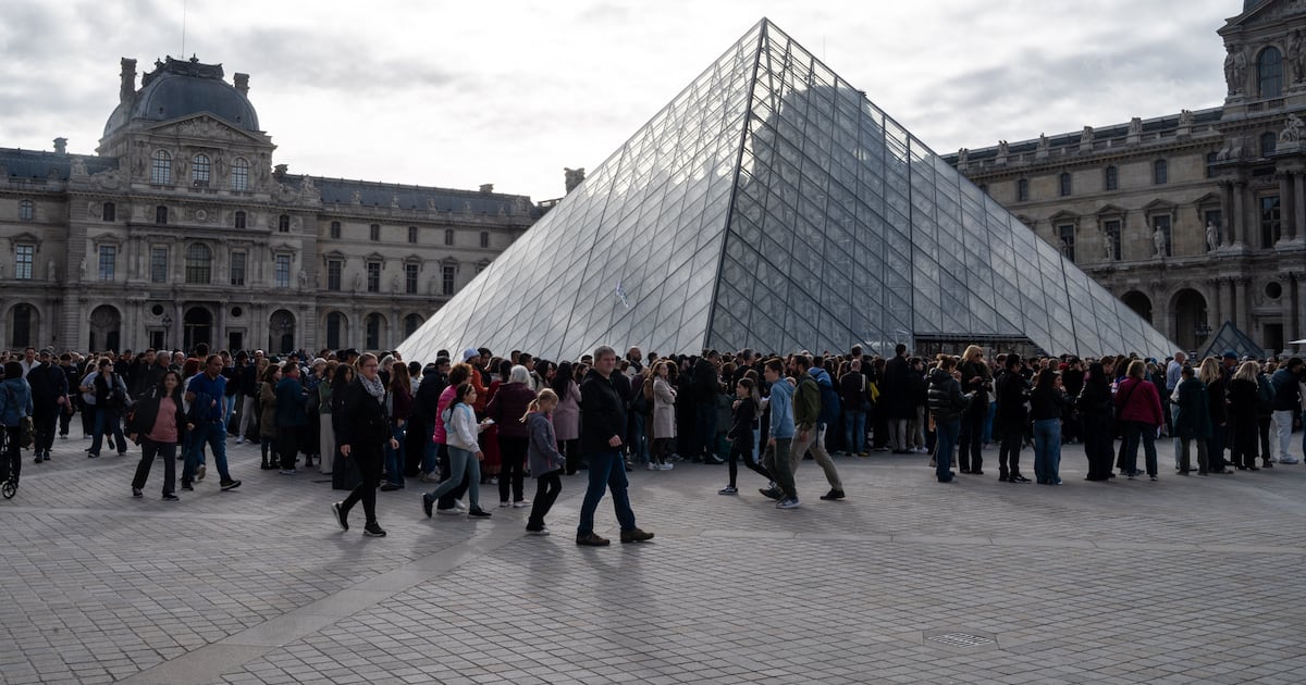 Two men arrested over Louvre theft