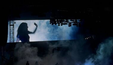 Lorde ‘lives on the edge’ for Ultrasound World Tour at Greek Theatre