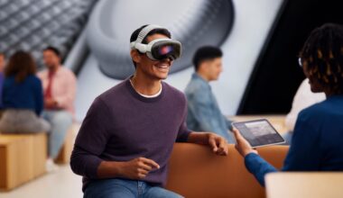 M5 Apple Vision Pro Out Now, But M2 Model Can't Be Traded In