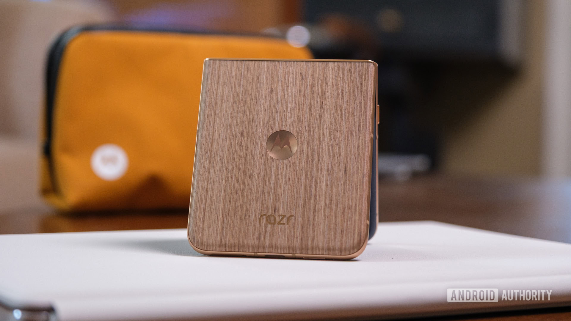 Motorola Razr Ultra mountain trail Motorola Razr Ultra mountain trail