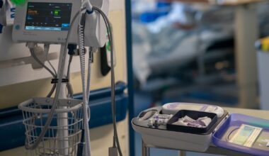 HSE managers to get up to €32,000 each in back pay forgone after financial crash – The Irish Times