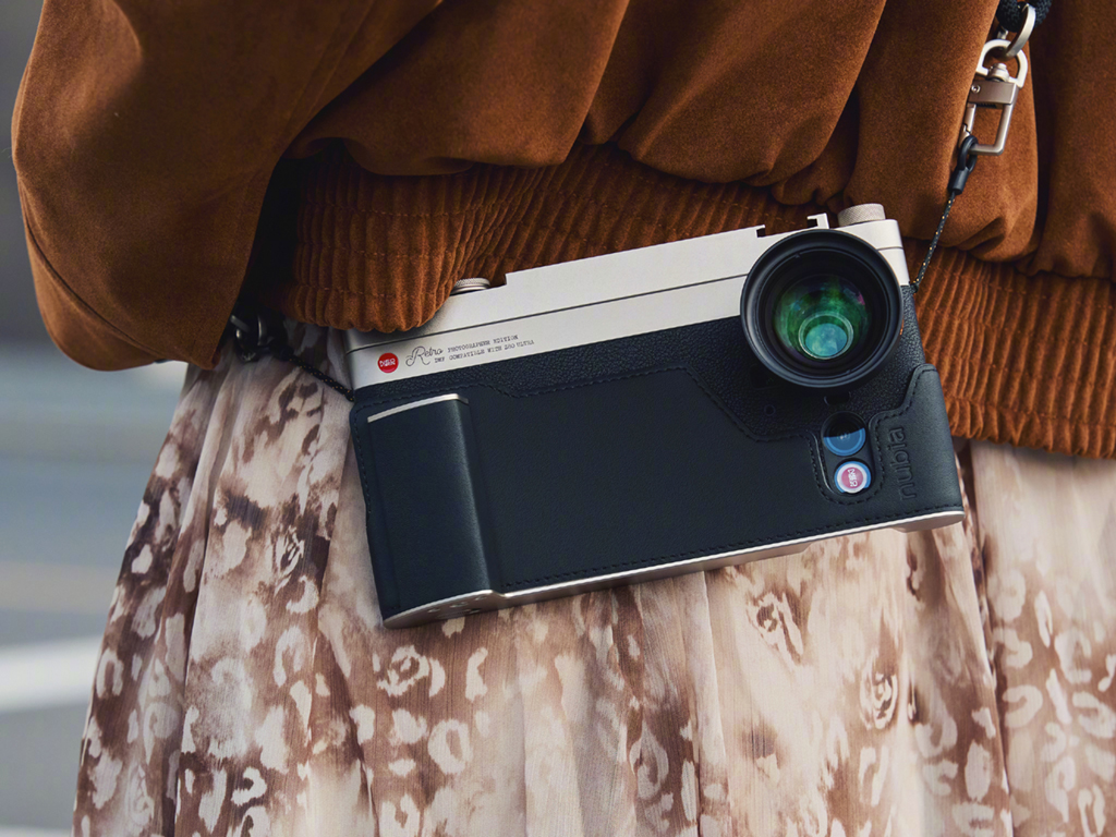 Nubia Z80 Ultra Photography Kit converts the new flagship phone into a retro camera