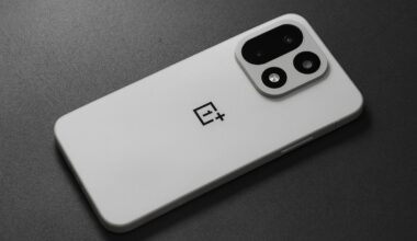 OnePlus 15’s Monster Battery & Early Launch Surprise – Everything You Need to Know