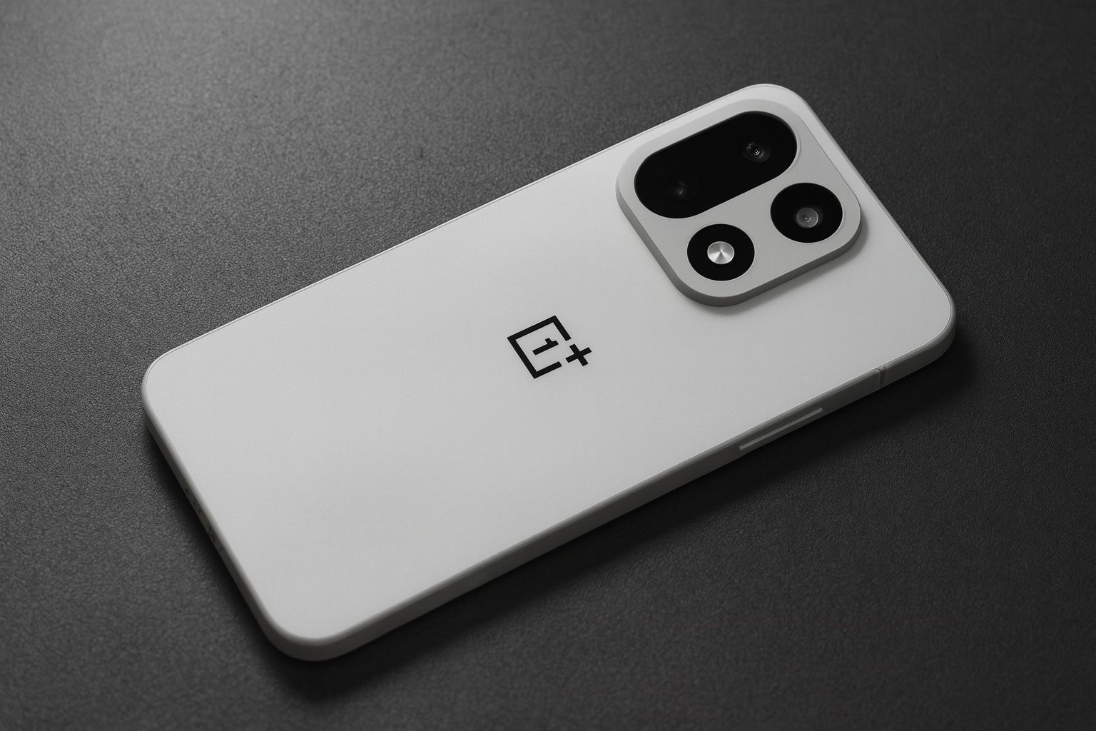OnePlus 15’s Monster Battery & Early Launch Surprise – Everything You Need to Know