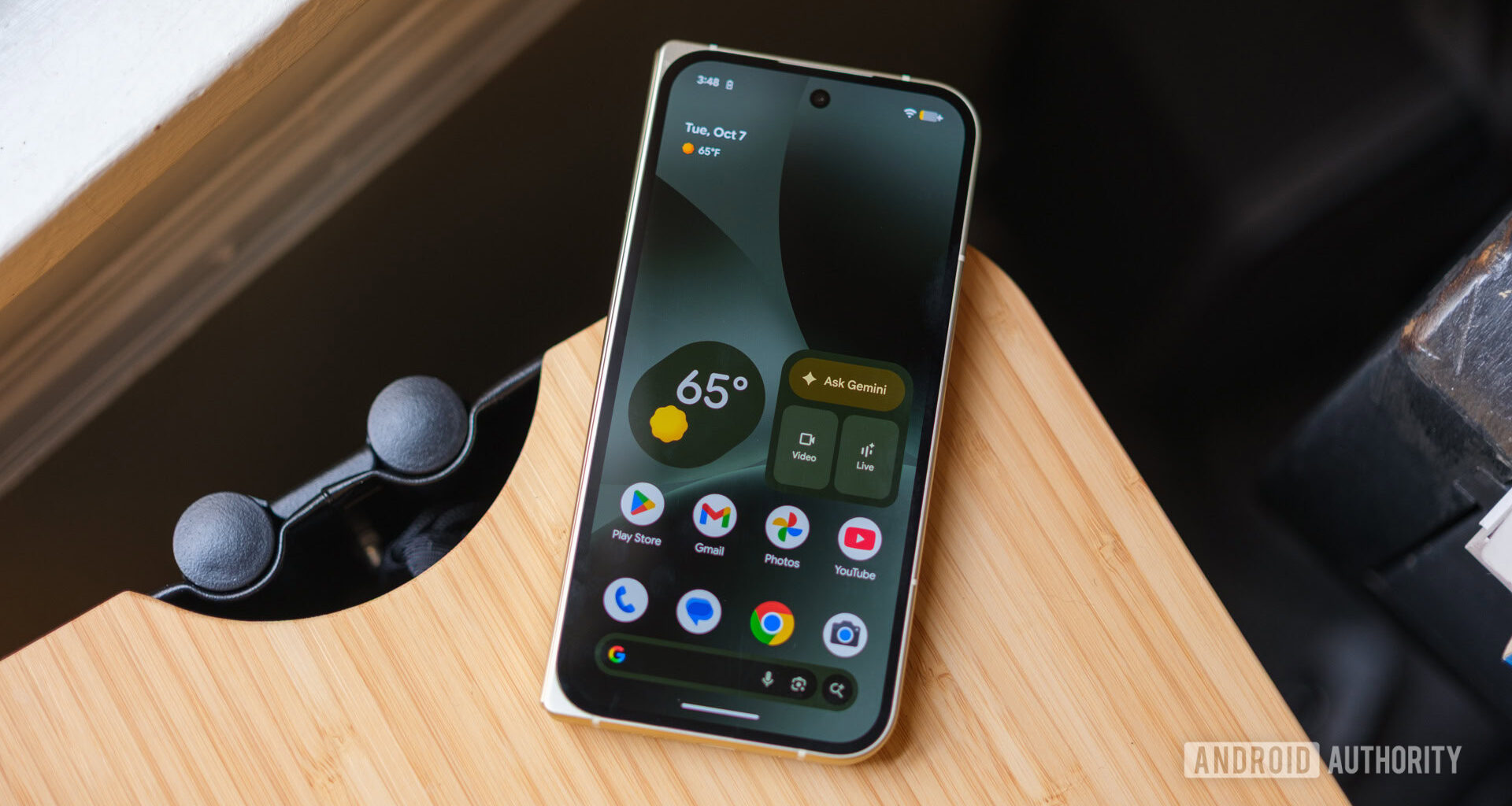 Pixel 10 Pro Fold cover screen