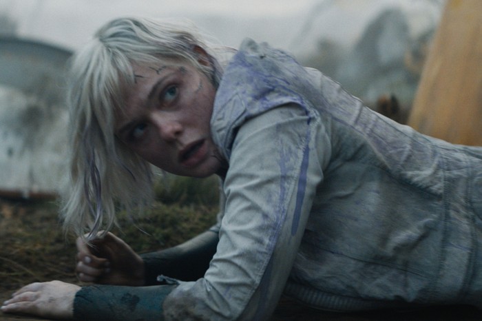 Elle Fanning as Thia in Predator: Badlands