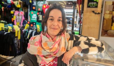 Voters at Cork’s English Market unmoved by presidential race between Connolly and Humphreys – The Irish Times