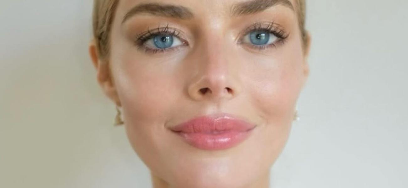 Samara Weaving Sunkissed In Bikini Asked If She's 'Augmented'