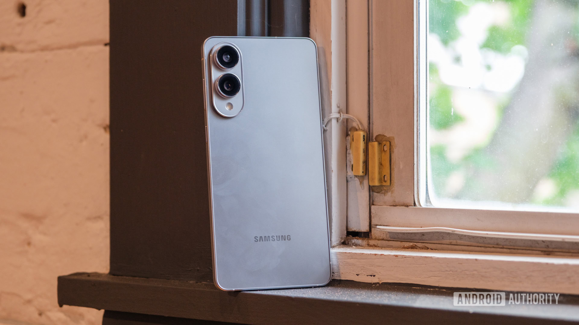 Samsung Galaxy S25 Edge camera hero