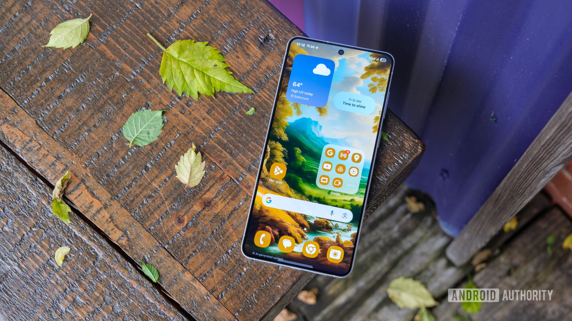 Samsung Galaxy S25 Edge home screen lying down