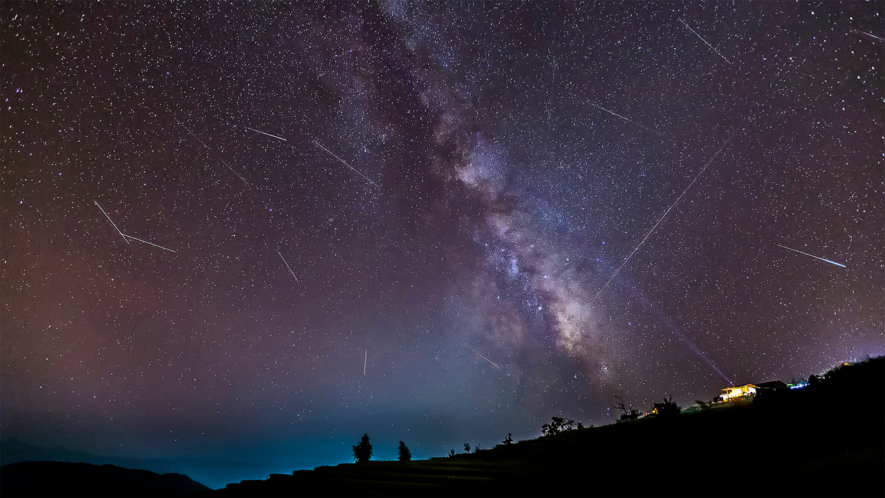 Thumbnail_stock photo of meteor shower
