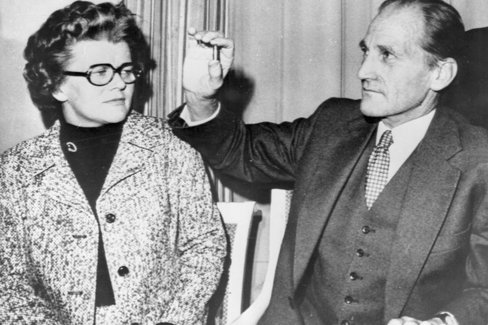 Dr Tiede Herrema and his wife Elizabeth holding a bullet a kidnapper gave him after his ordeal. Photo: Getty