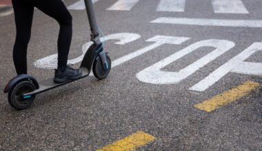 Doctors call for regulations as e-scooter injuries present ‘growing challenge to healthcare’ – The Irish Times