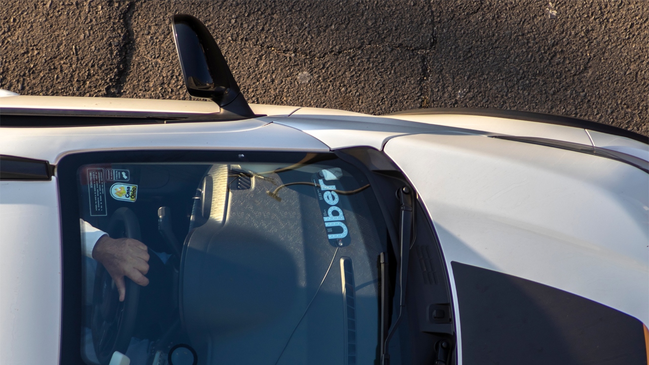 Wisconsin companies steadfast in W-2 hiring after governor vetoes gig worker bill