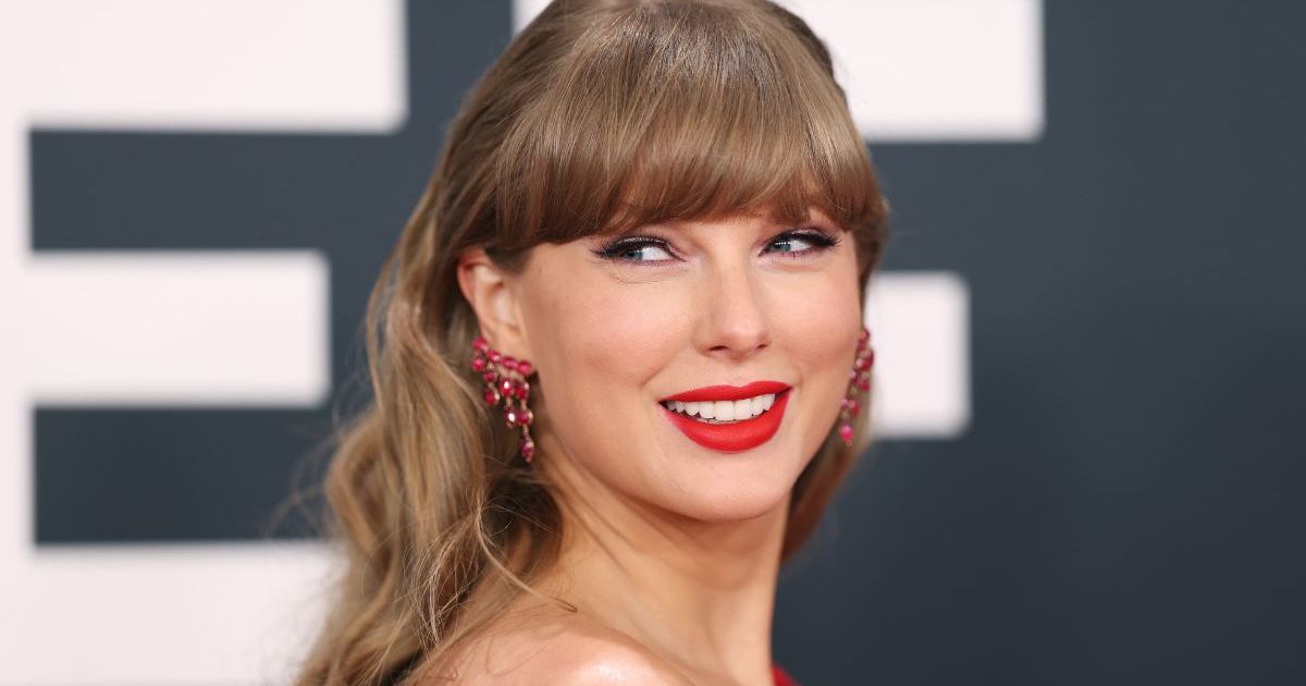Taylor Swift Gushes About 90s Popstar