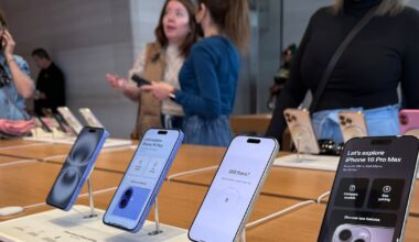 Why can’t I buy a small smartphone? – The Irish Times