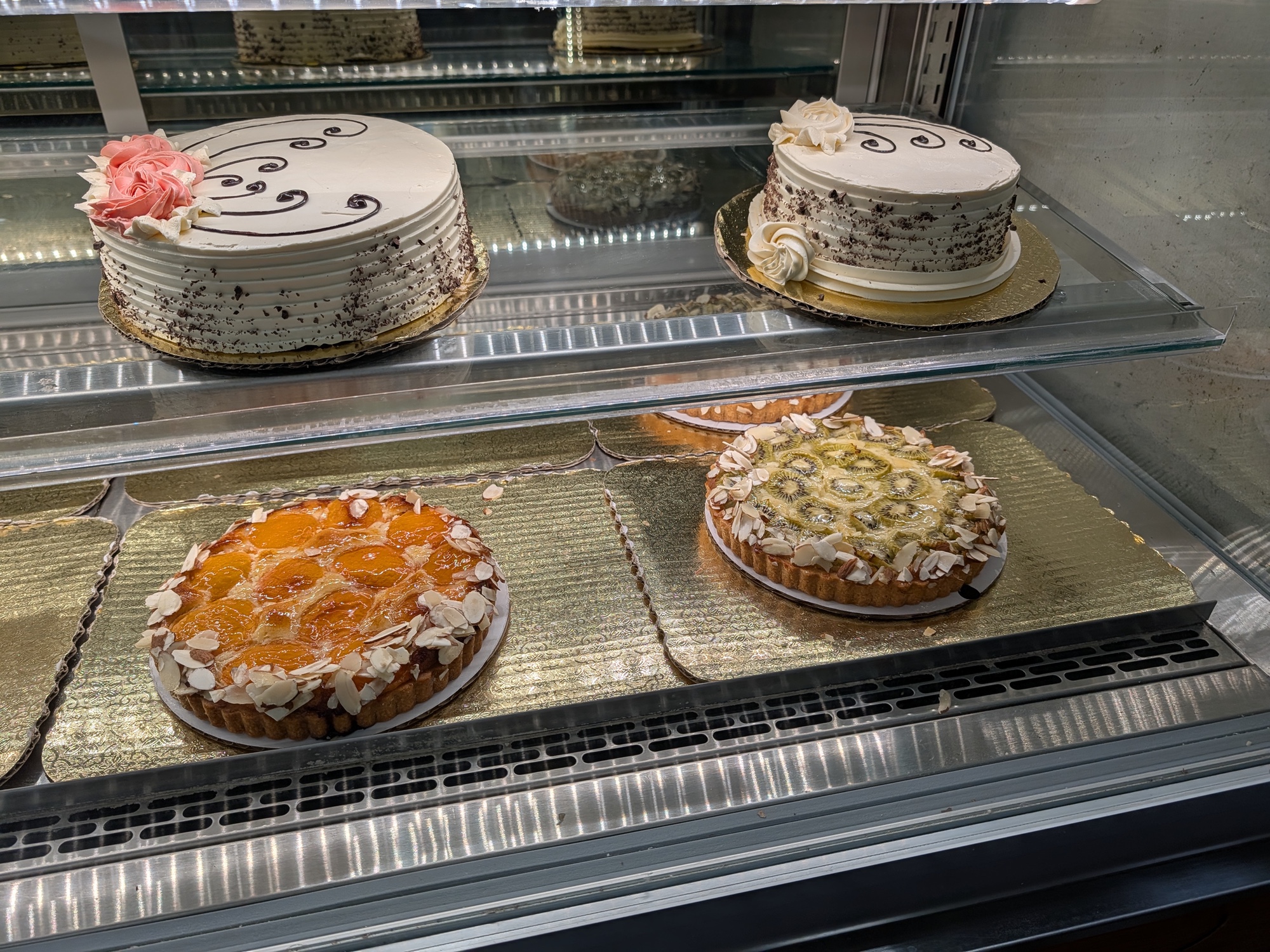 Cake display shot by Pixel 10 Pro