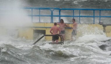 Storm Amy live updates: Orange levels warnings in place today as Met Éireann warns over disruption - The Irish Times