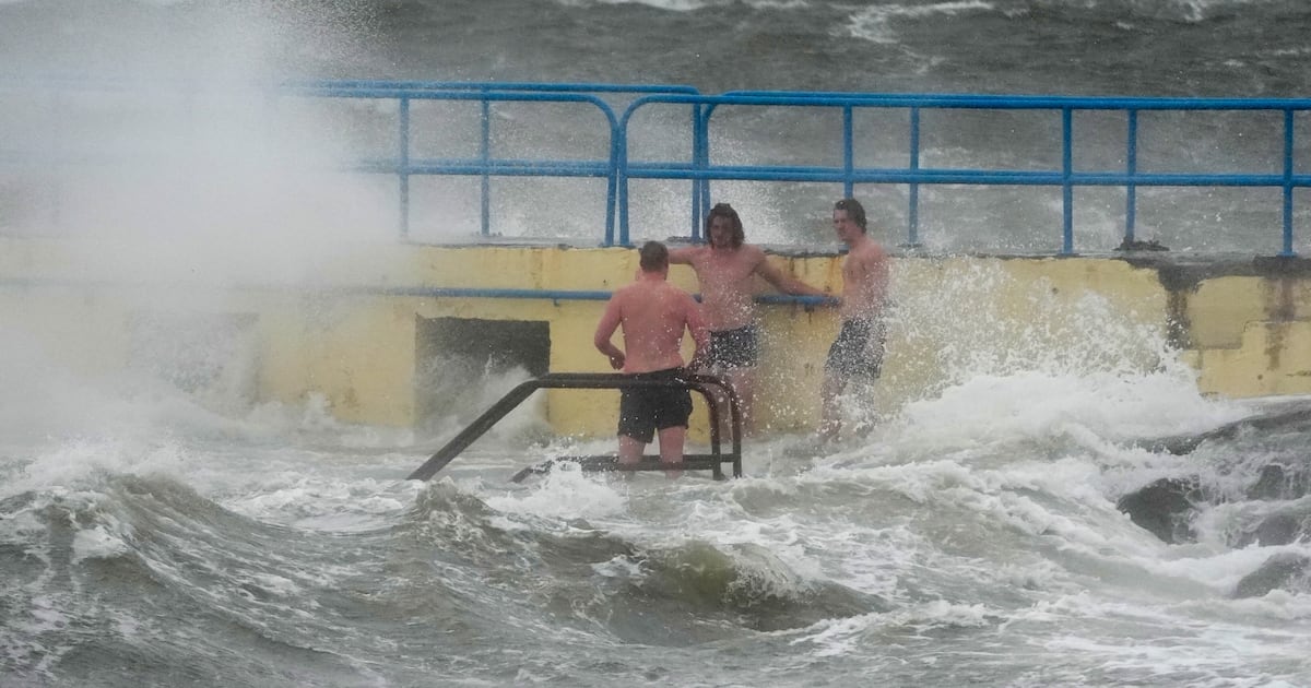 Storm Amy live updates: Orange levels warnings in place today as Met Éireann warns over disruption - The Irish Times
