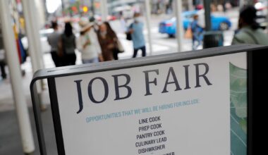 US weekly jobless claims increase, more people collecting unemployment checks, economists estimate