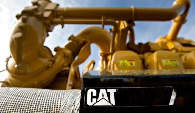 AI Frenzy Is Spreading Over to Caterpillar and Oil Frackers