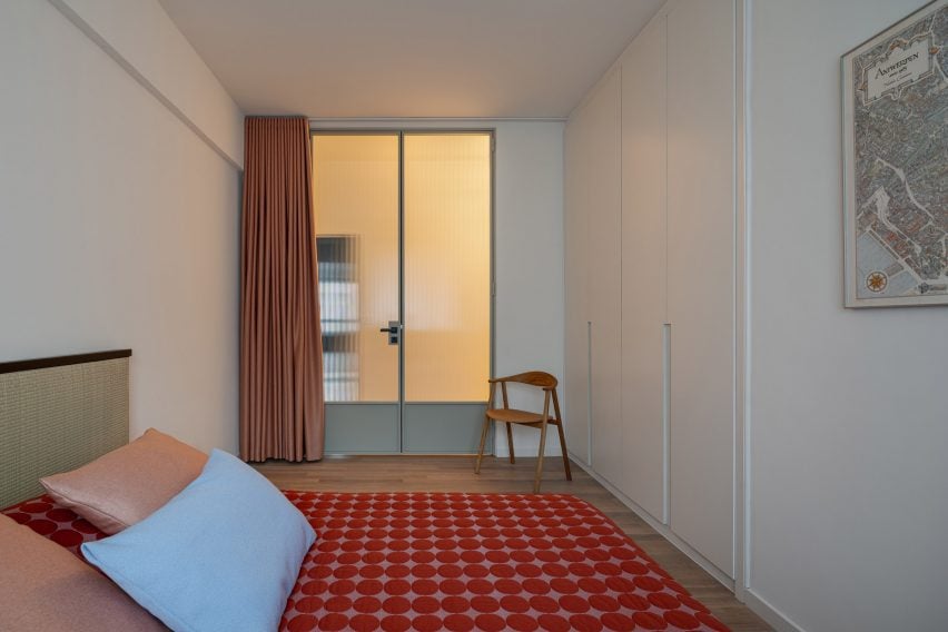 Apartment in Antwerp designed by Weinbenami