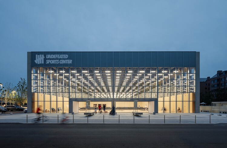 Aranya North Shore Community Sports Center / Atelier XÜK - Exterior Photography, Concrete