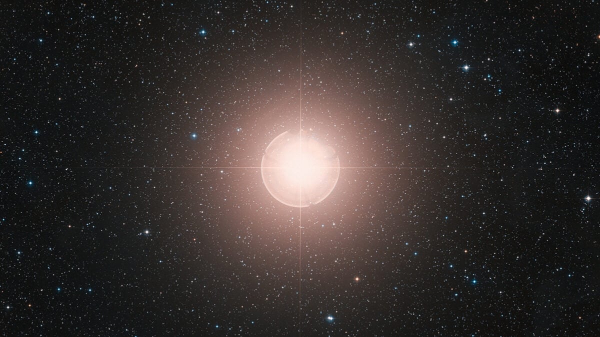 Betelgeuse's Newfound Companion Star Keeps Breaking Astronomy Rules